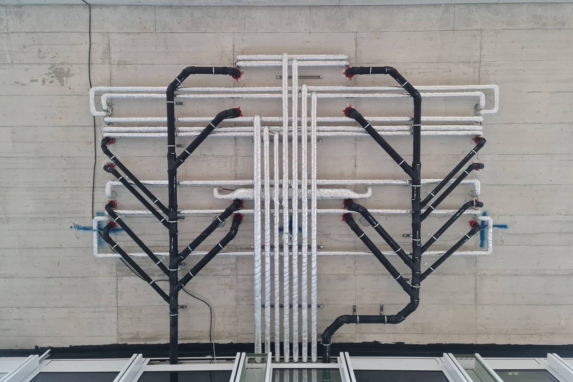 Rohrleitungen Deckenuntersicht - König Projektbau