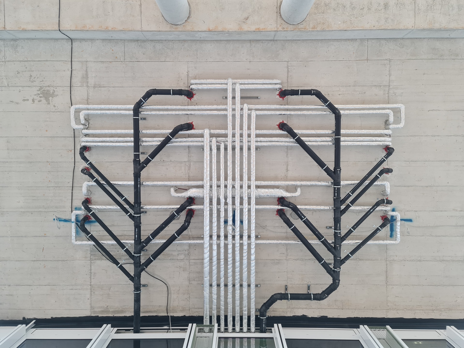 Rohrleitungen Deckenuntersicht Berliner-Haus Wolfsburg - König Projektbau