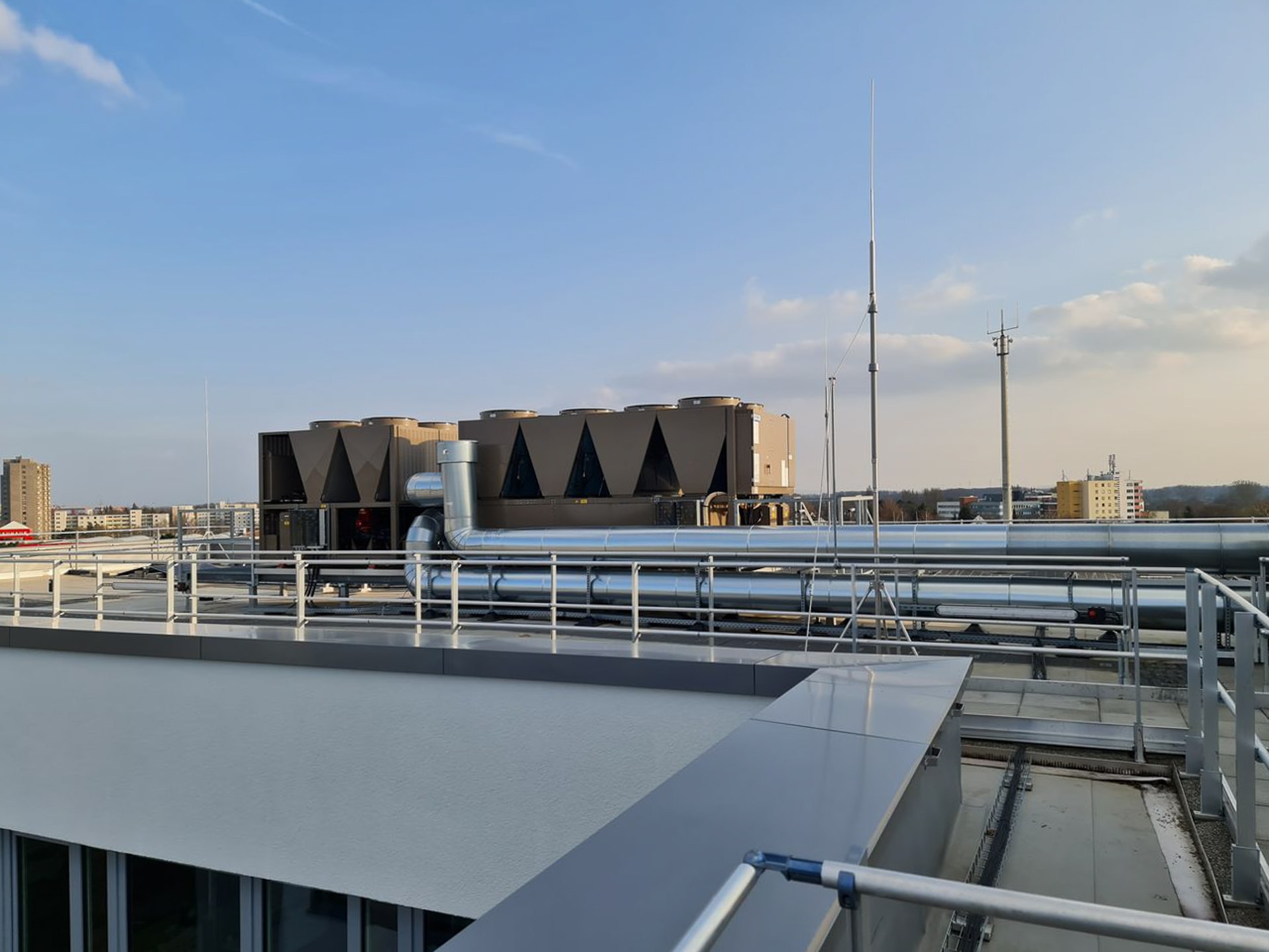 Waermepumpe-Kaltemaschine Büro Siemes Laatzen - König Projektbau